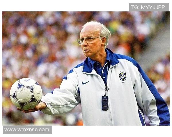 足坛巨星风采汇聚展现世界顶级球员的荣耀瞬间 足坛巨星风采汇聚展现世界顶级球员的荣耀瞬间